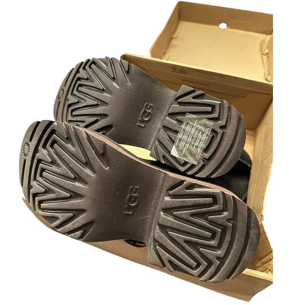 NIB UGG Classic New Heights boot - Picture 6 of 6